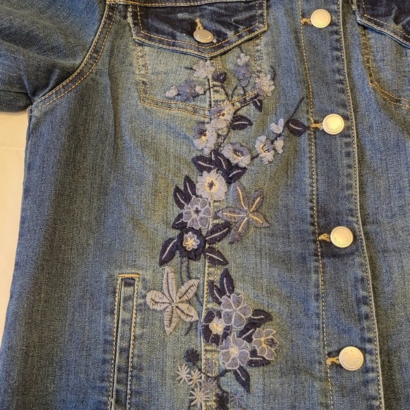 ❣️HP❣️Bandolino "Sarah" Beautiful Floral Embroidered Denim Jean Jacket sz: S - Picture 8 of 8